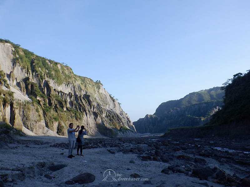 mt pinatubo take pictures one adventurer