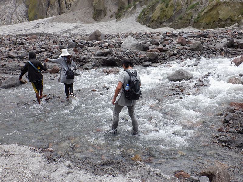 mt pinatubo one adventurer trail streams